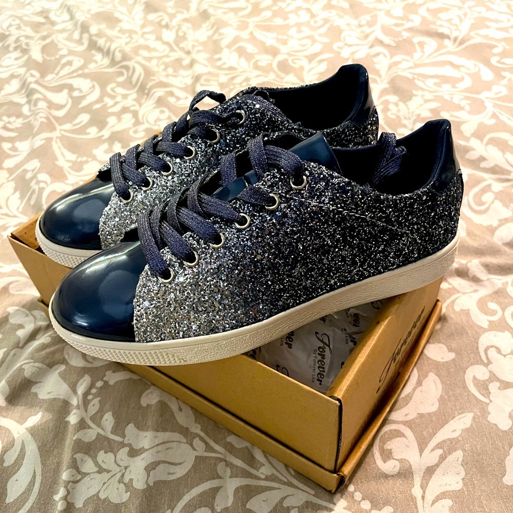 Navy two-tone, glitter shoes, size 7 1/2